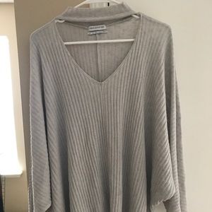 Long sleeve V neck shirt